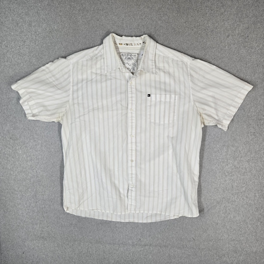 Quiksilver Men Button Up Shirt XL White Striped Logo Short Sleeve Pockets Collar